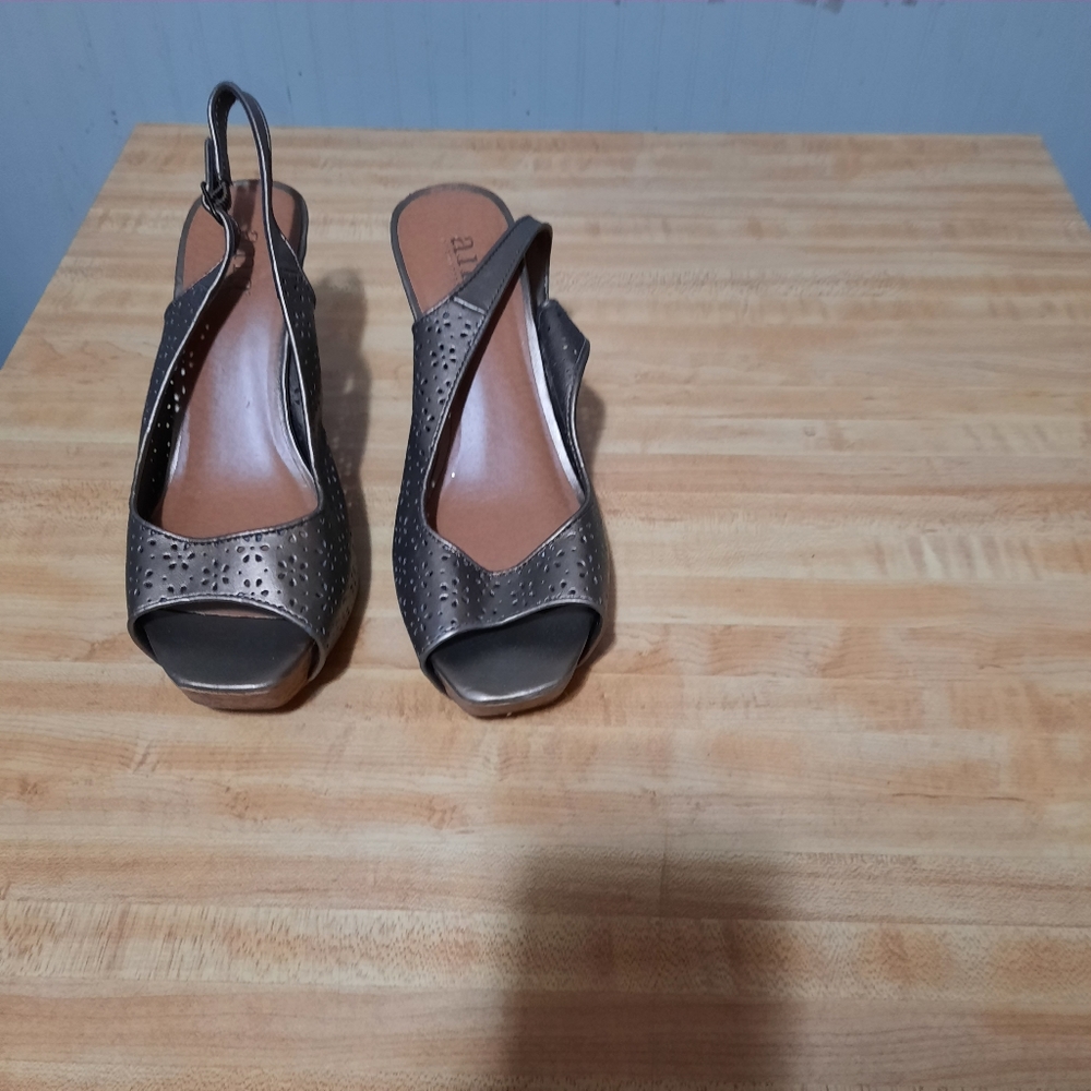 Womens platform shoes Ana Size 9M dull gold ankle straps